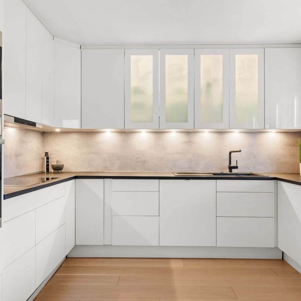 Kitchen Spraying in New Barnet — quality trade paint going on in two coats