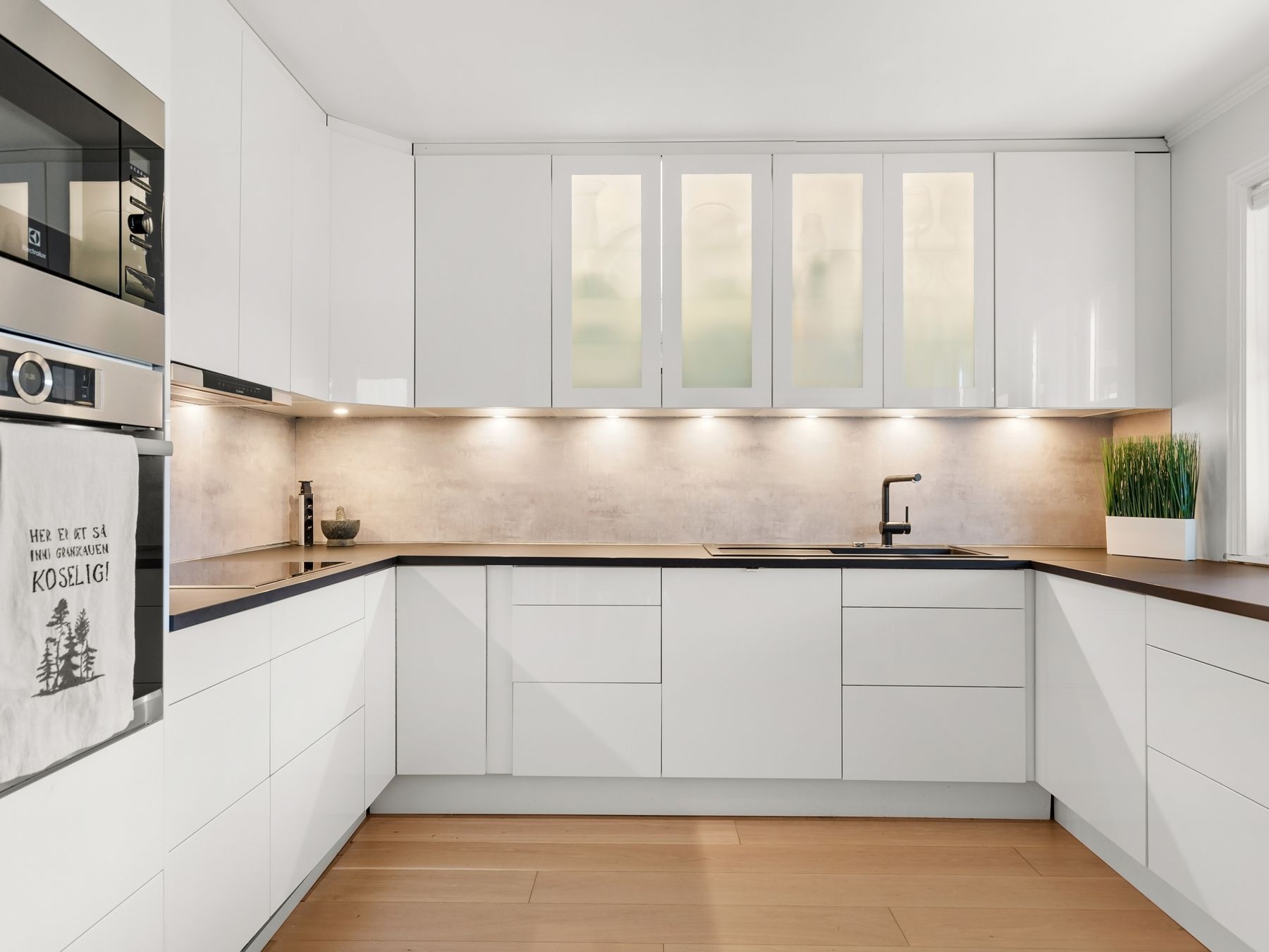 Kitchen Spraying in Leamouth — quality trade paint going on in two coats