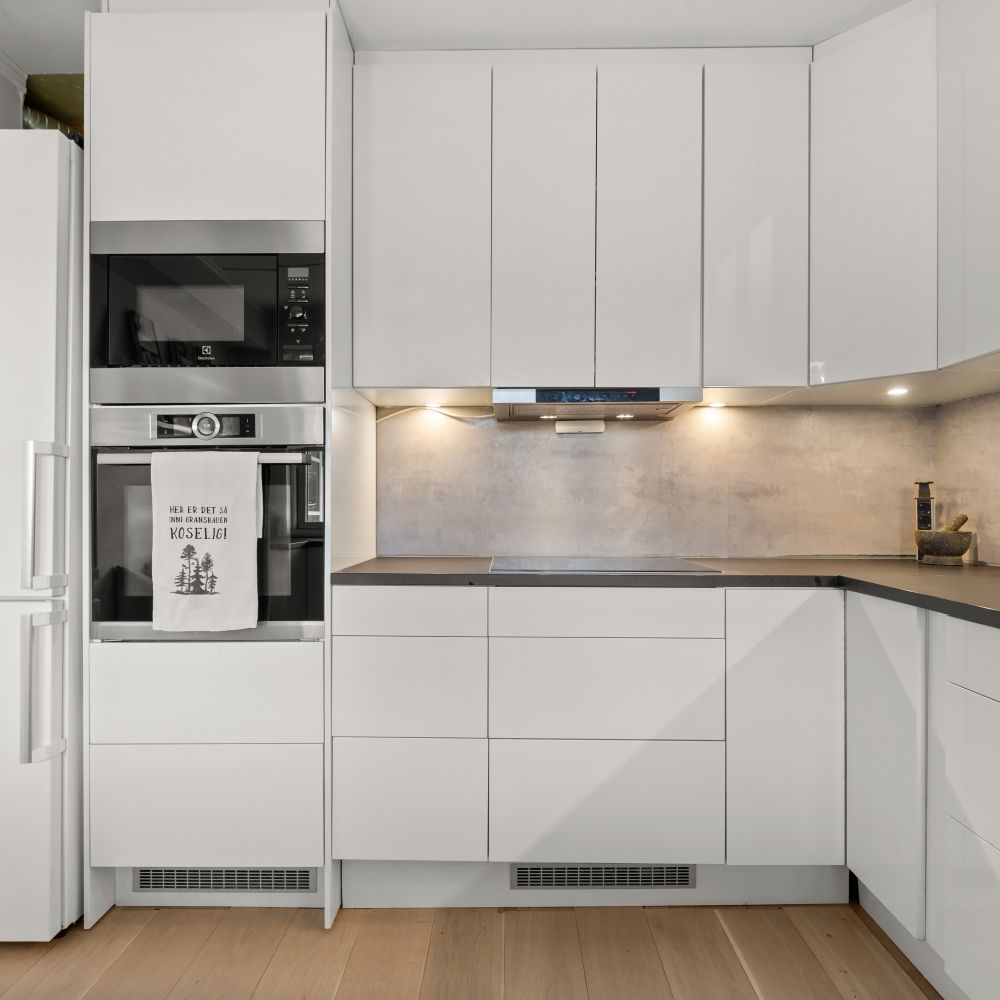 Kitchen Spraying in Blendon — walls rolled to an even, flat finish
