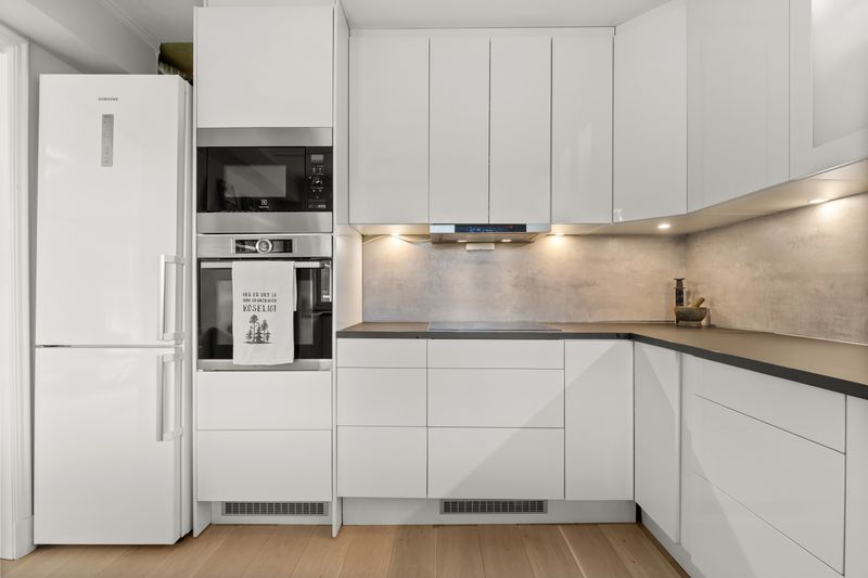 A Butler's Pantry as a Staging Area