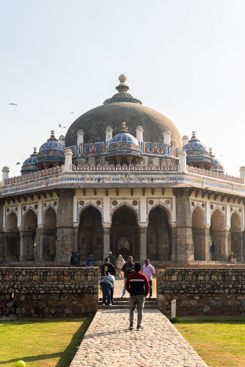 Free A view of Isa Khan's Tomb showcasing Islamic architecture in Delhi's historic complex. Stock Photo