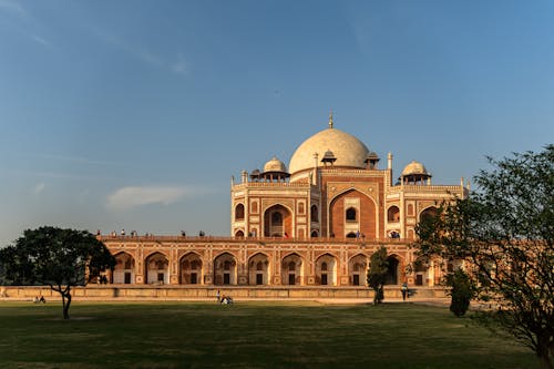 Humayuns Tomb in a Park