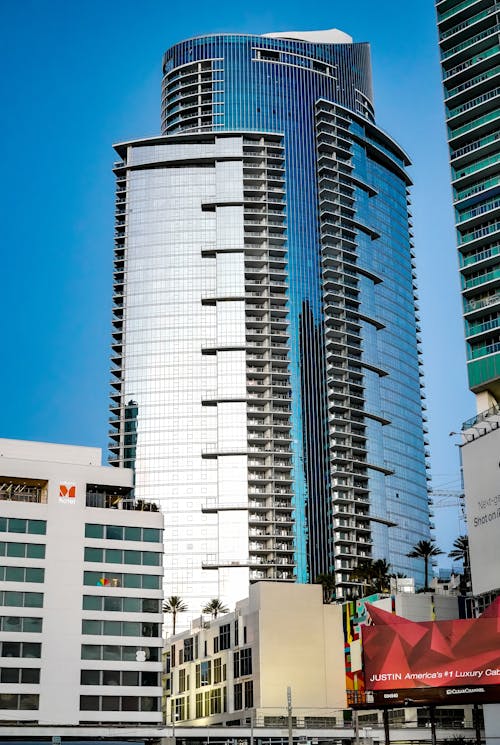 Paramount Miami Worldcenter Skyscraper