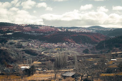 Foto d'estoc gratuïta de cases, muntanyes, paisatge