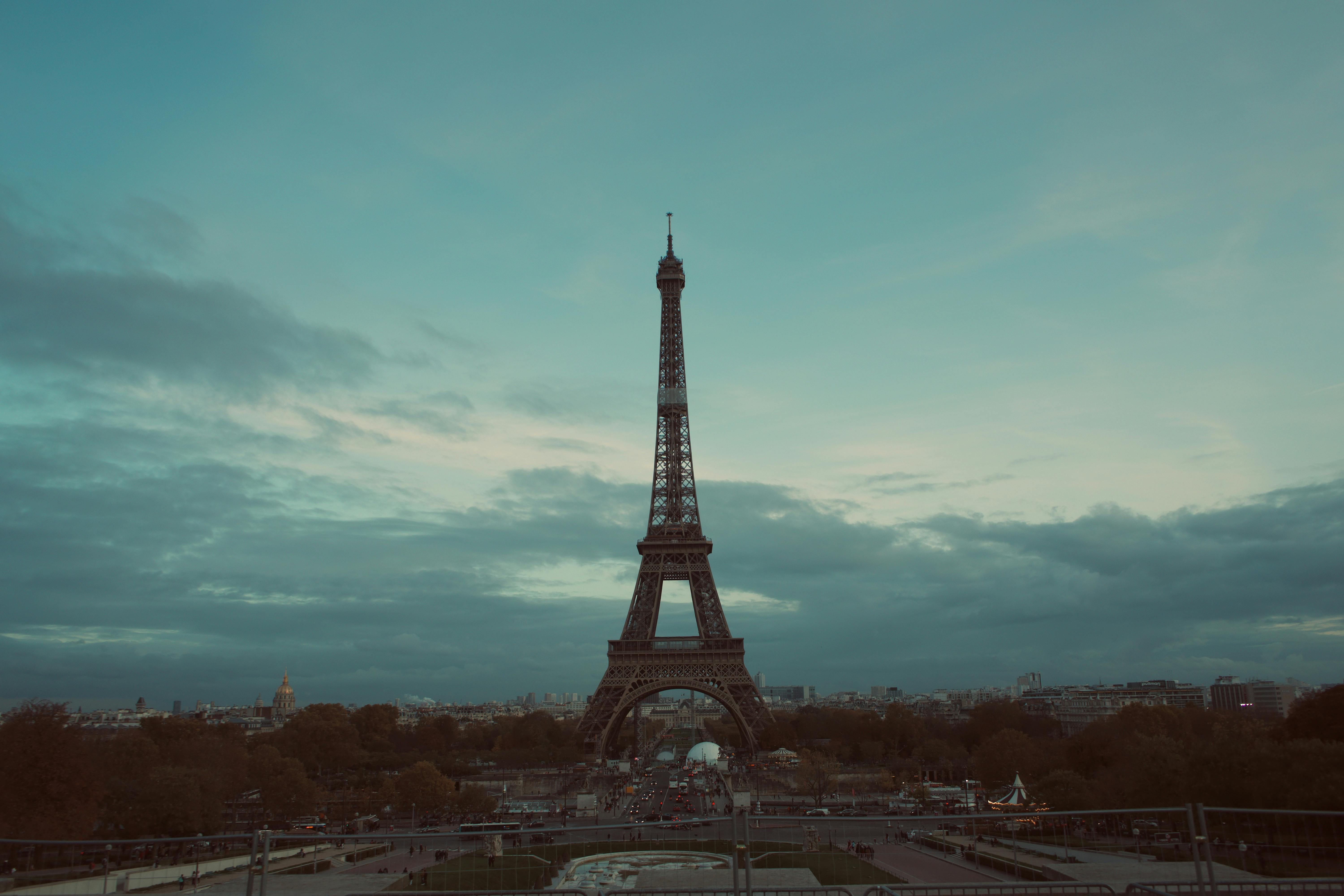 Đủ góc check-in mơ màng như công chúa xung quanh tháp Eiffel - VOV Du lịch  - Trang tin tức của Truyền hình VOVTV