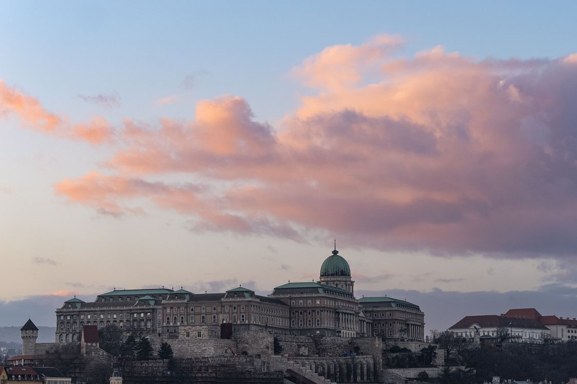 Cloud over Buda Castle in Budapest · Free Stock Photo