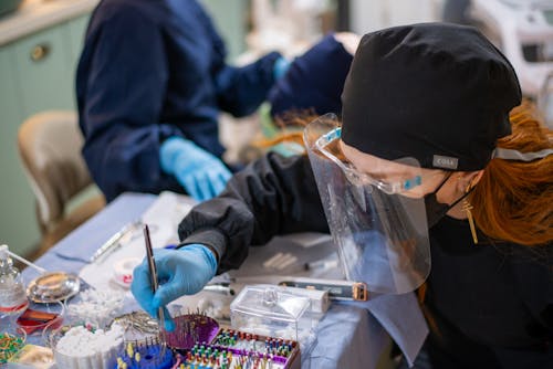 Ingyenes stockfotó dolgozó, kalap, laboratóriumok témában