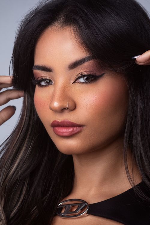 Free Close-up portrait of a woman with a nose piercing and makeup in Kuwait City. Stock Photo