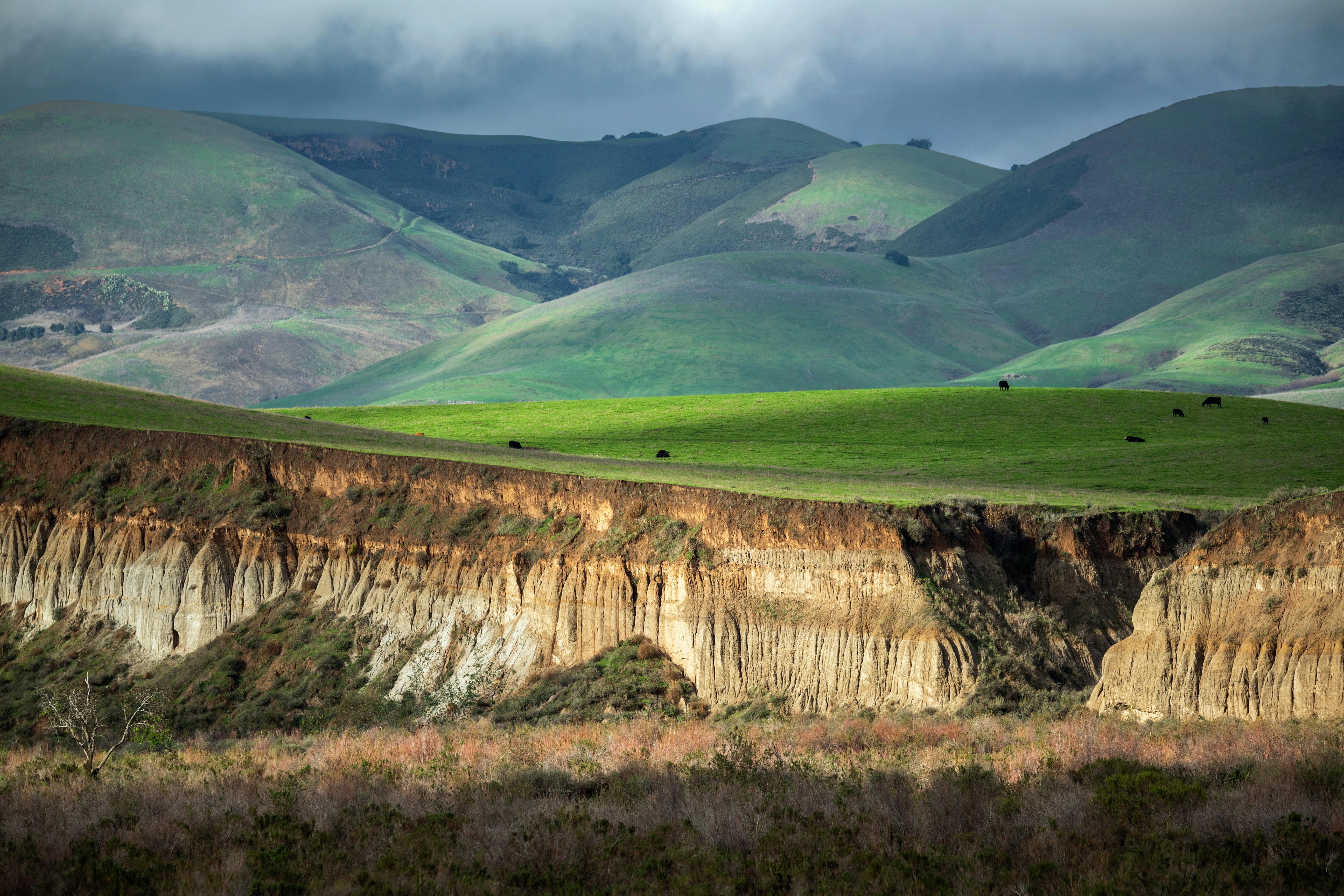 Stunning view of green hills and cliffs in Santa Maria, California.