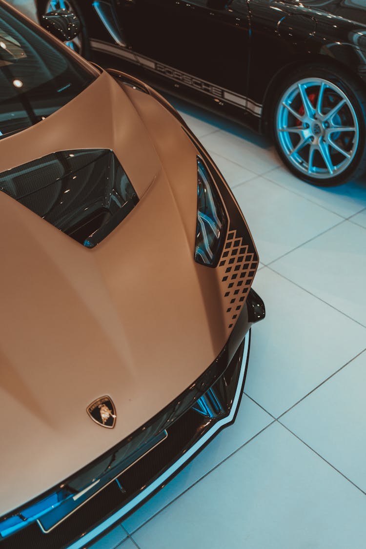 Brown Lamborghini Huracan STO