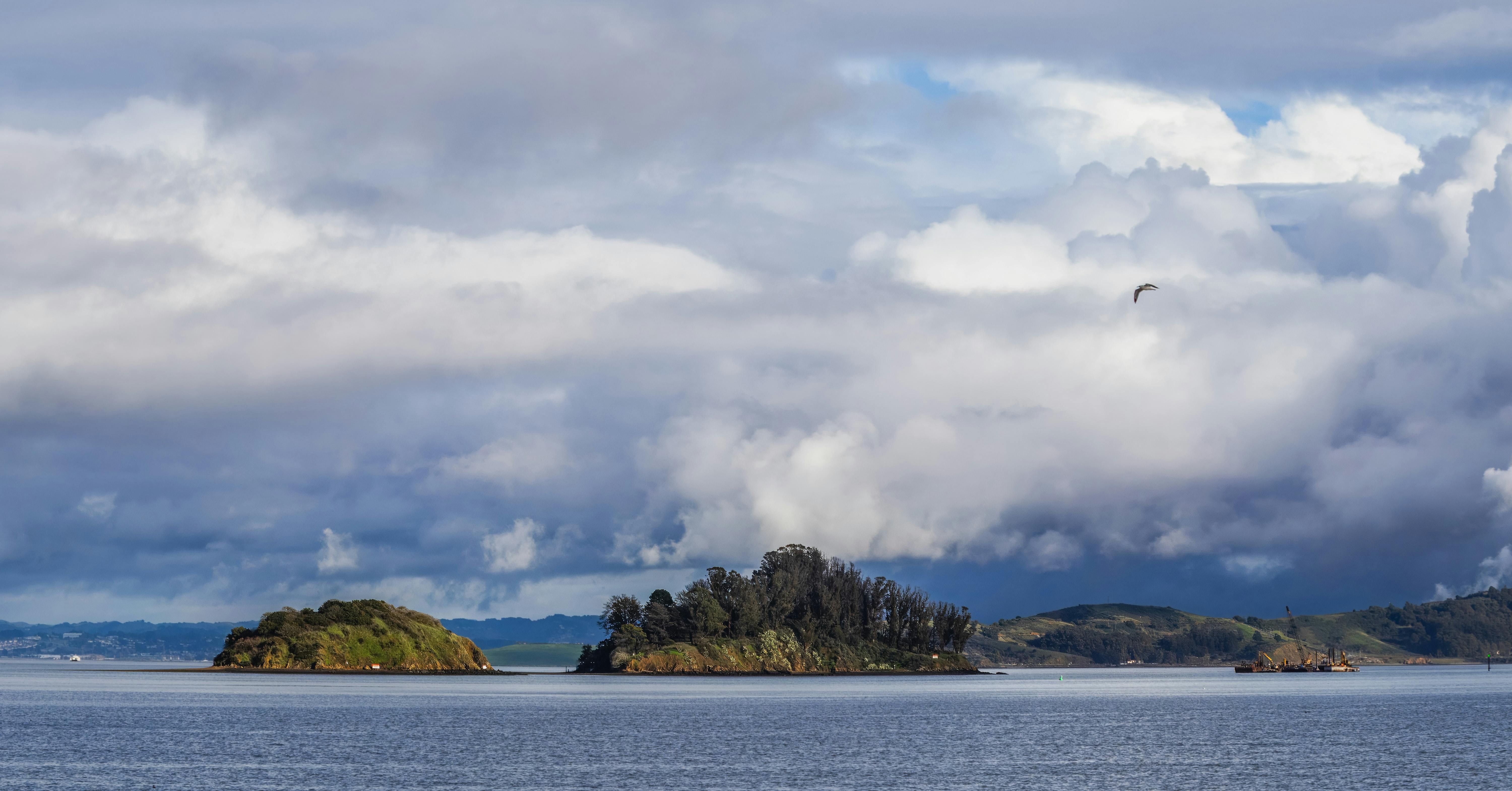 developer cloud island — Photo by Robert So on Pexels