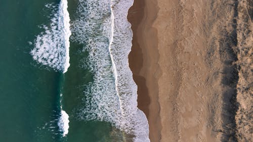 Foto d'estoc gratuïta de Costa, foto des d'un dron, mar