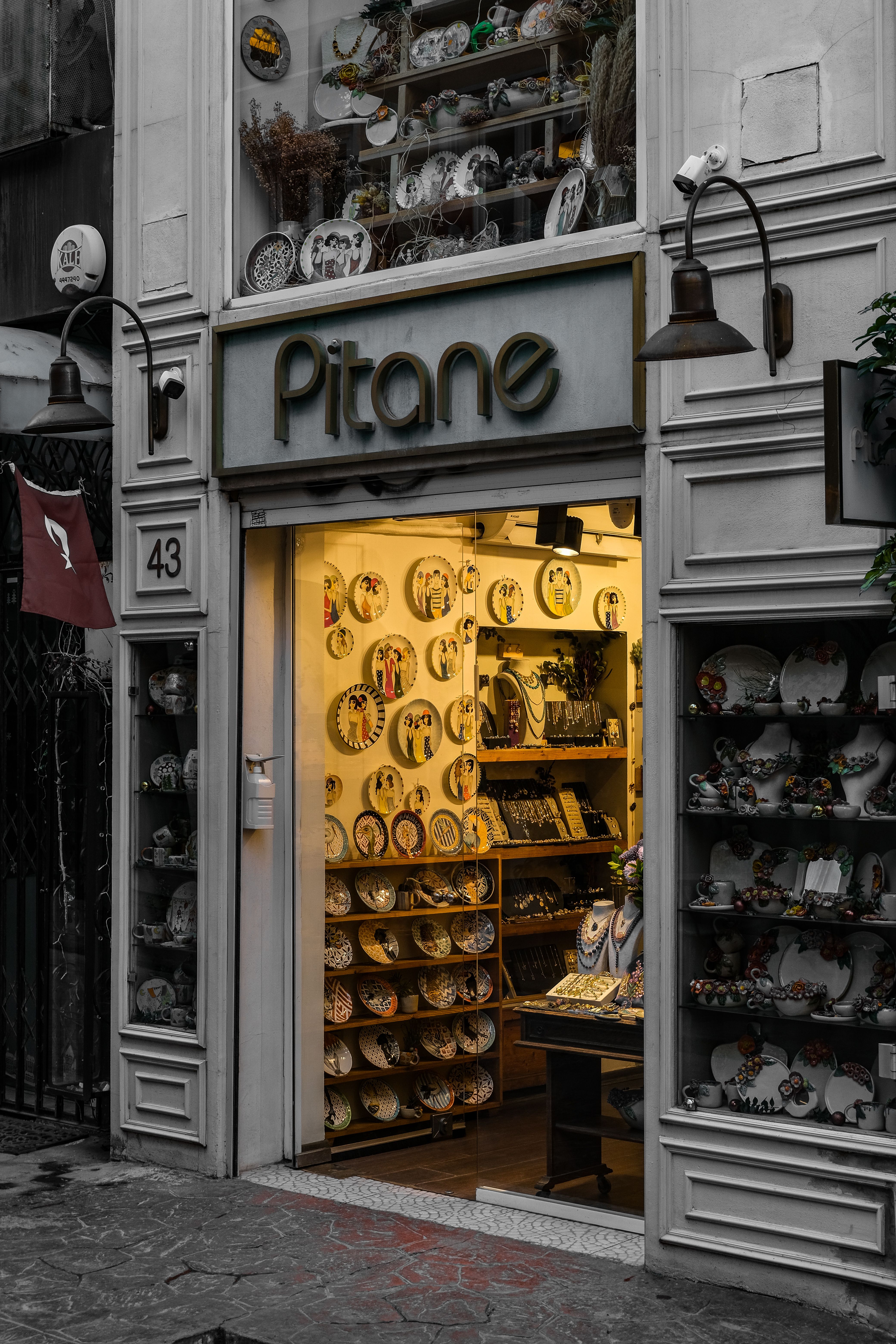 Entrance to Potter Store · Free Stock Photo