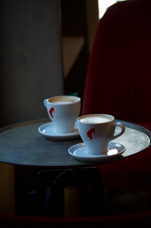 カプチーノ, コーヒー, テーブルの無料の写真素材