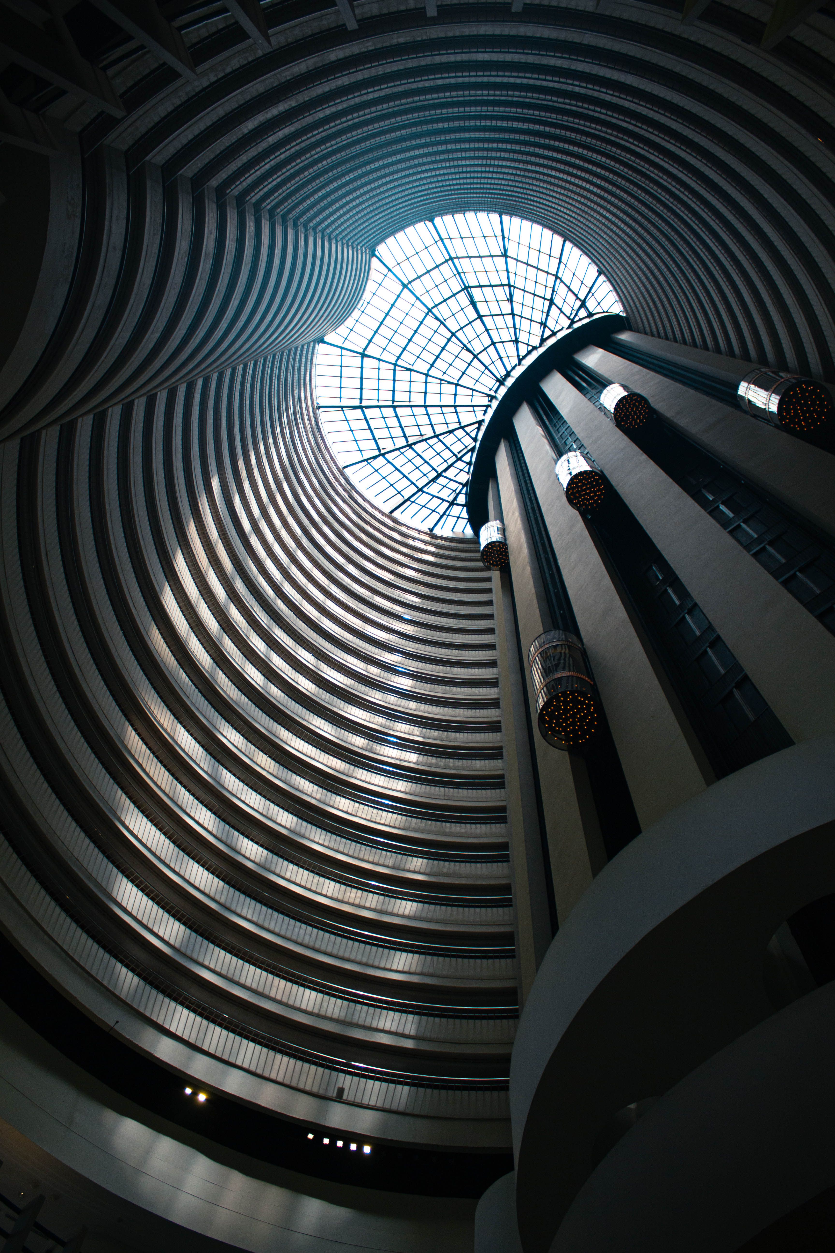 A closer look at Ceiling Glass Walls