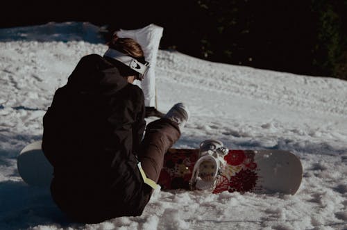 Δωρεάν στοκ φωτογραφιών με snowboard, καθιστός, κρύο