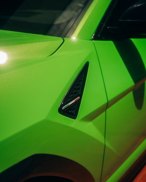 Close up of Green Lamborghini Urus