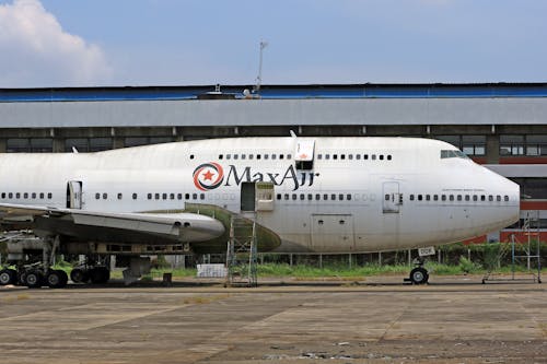 MaxAir Airliner at Airport