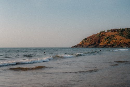 Бесплатное стоковое фото с берег моря, волна, Гокарна пляж Кудл