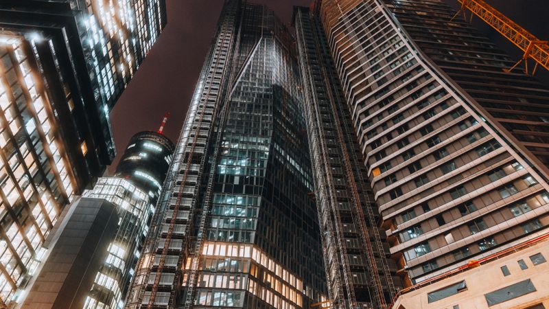 Construção Civil em 2026: Crescimento Promissor, Desafios Urgentes Construção Civil em 2026: Crescimento Promissor, Desafios Urgentes - construcao | Estrato