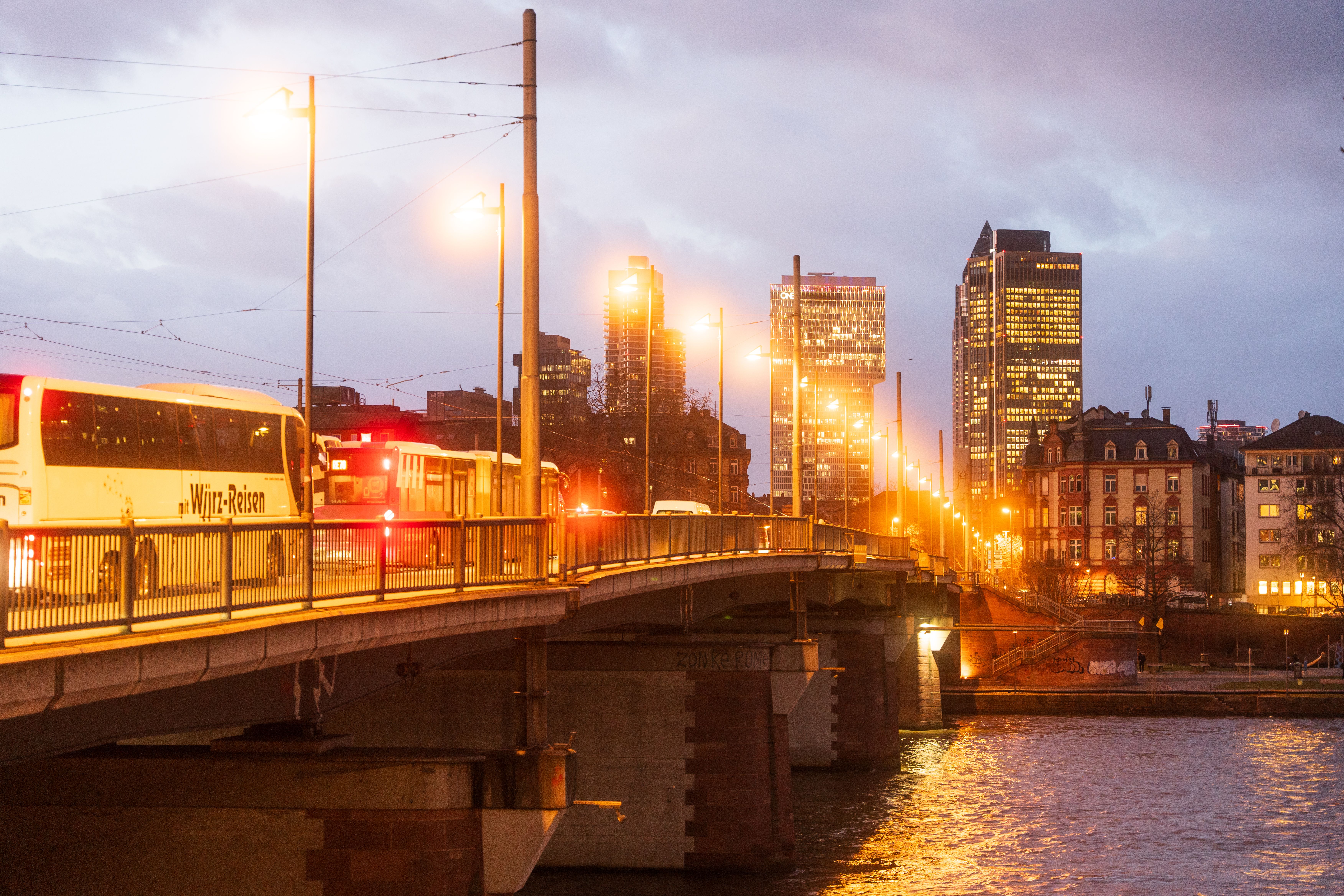 Illuminated Bridge at Dusk · Free Stock Photo
