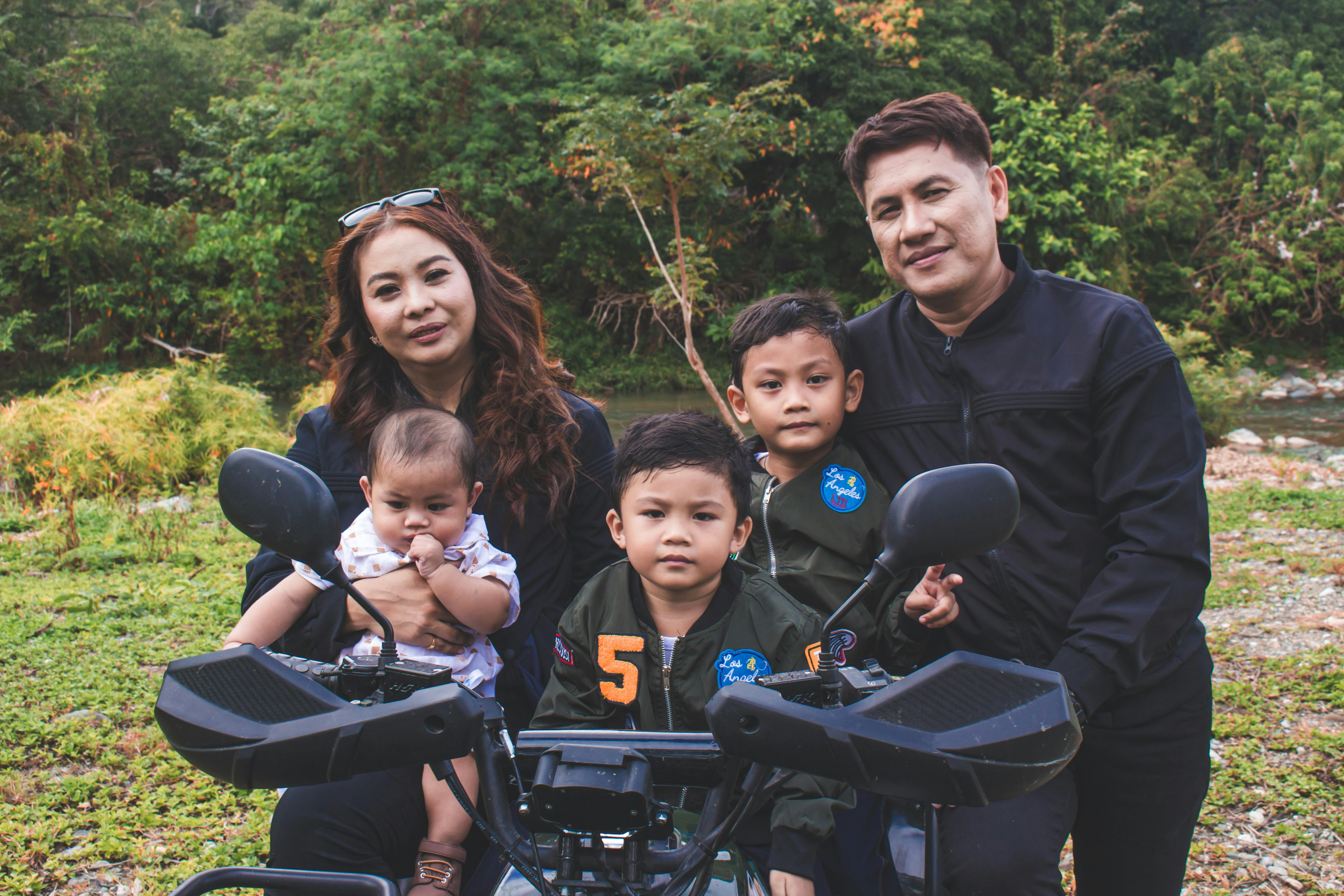 family travel tours — Photo by king caplis on Pexels
