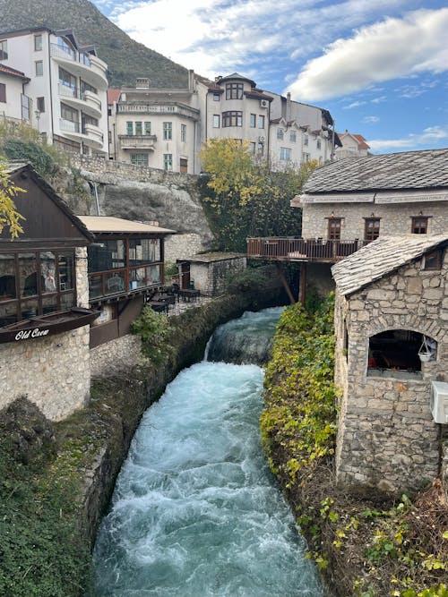 Gratis lagerfoto af bosnien-hercegovina, den strømende flod, gamle by