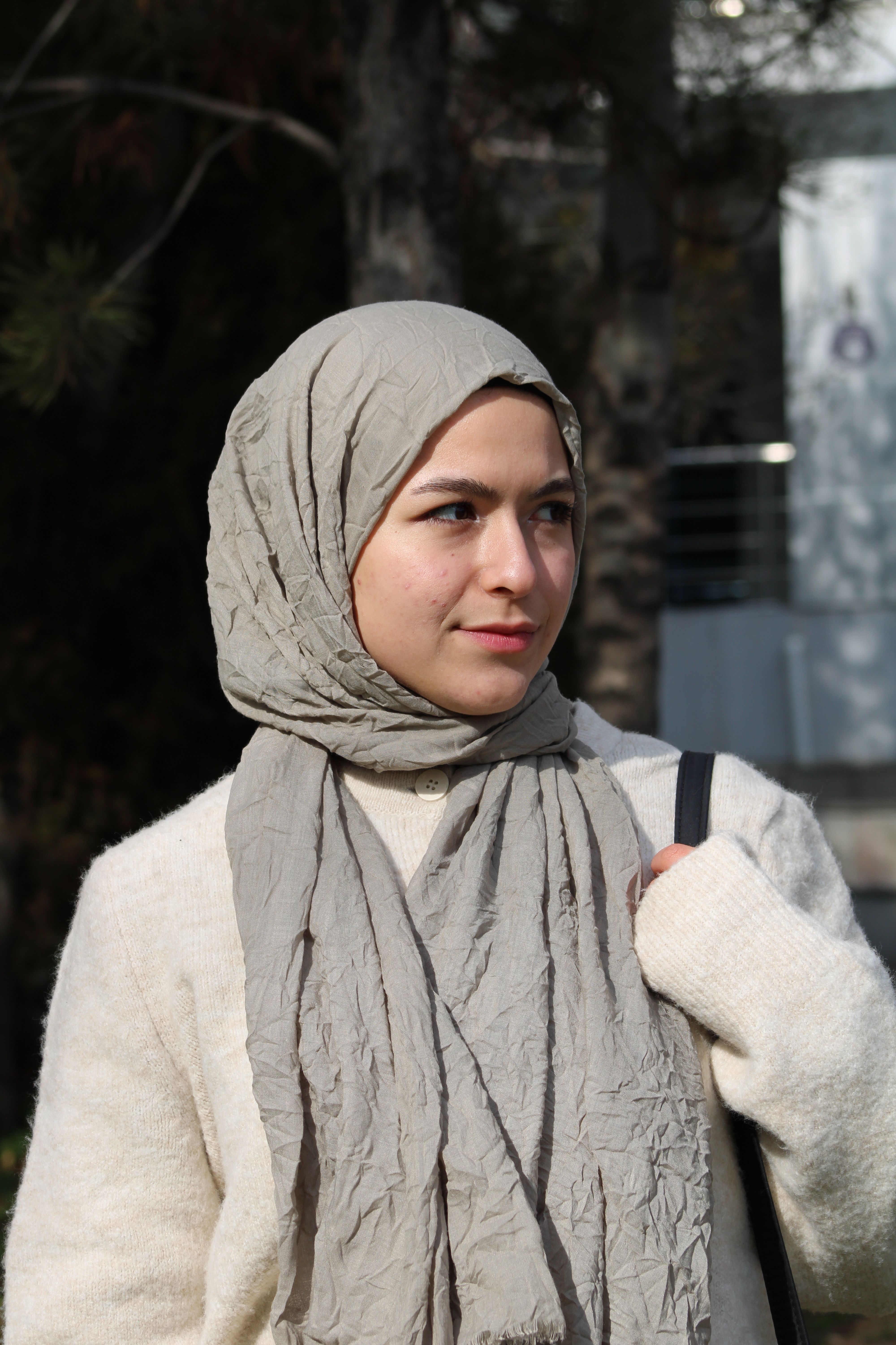 Portrait of Woman in Hijab · Free Stock Photo