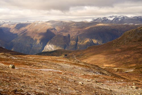 açık hava, aşırı koşullar, aurland güzelliği içeren Ücretsiz stok fotoğraf