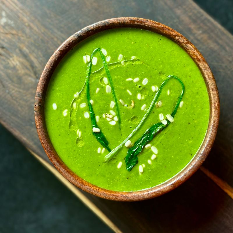 Roasted Garlic and Spinach Soup