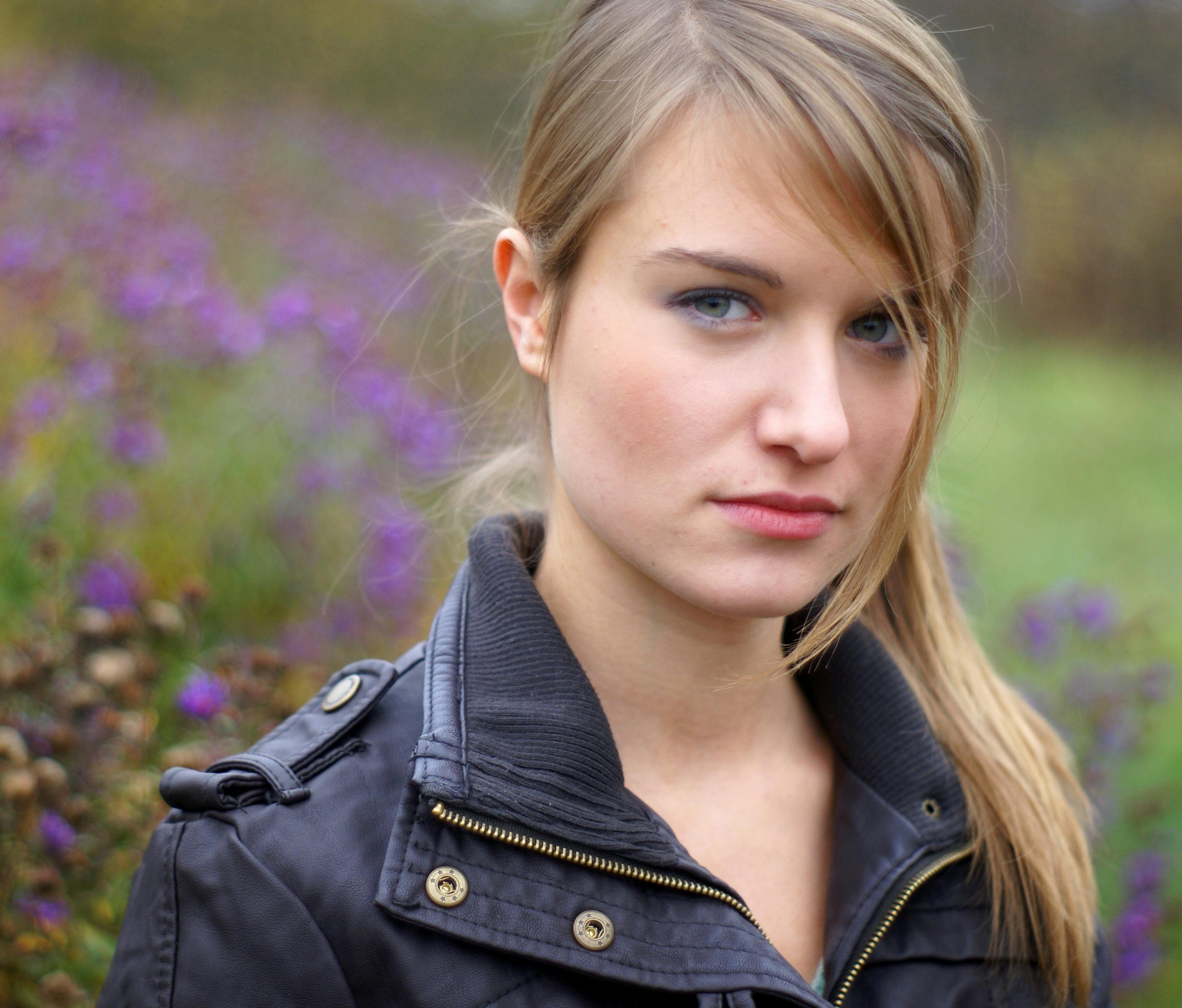 酒店小姐與傳播小姐的主要差異解析｜了解台中傳播價錢及服務特色