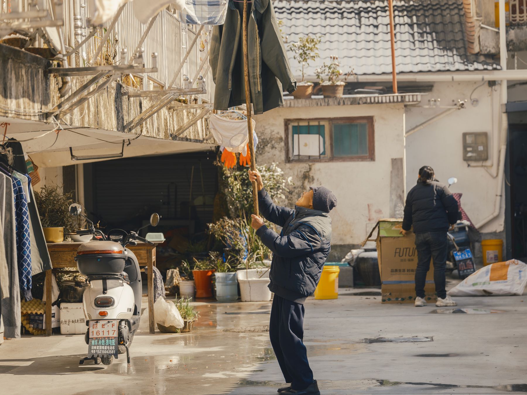 Lambley — man and van team loading a removal van