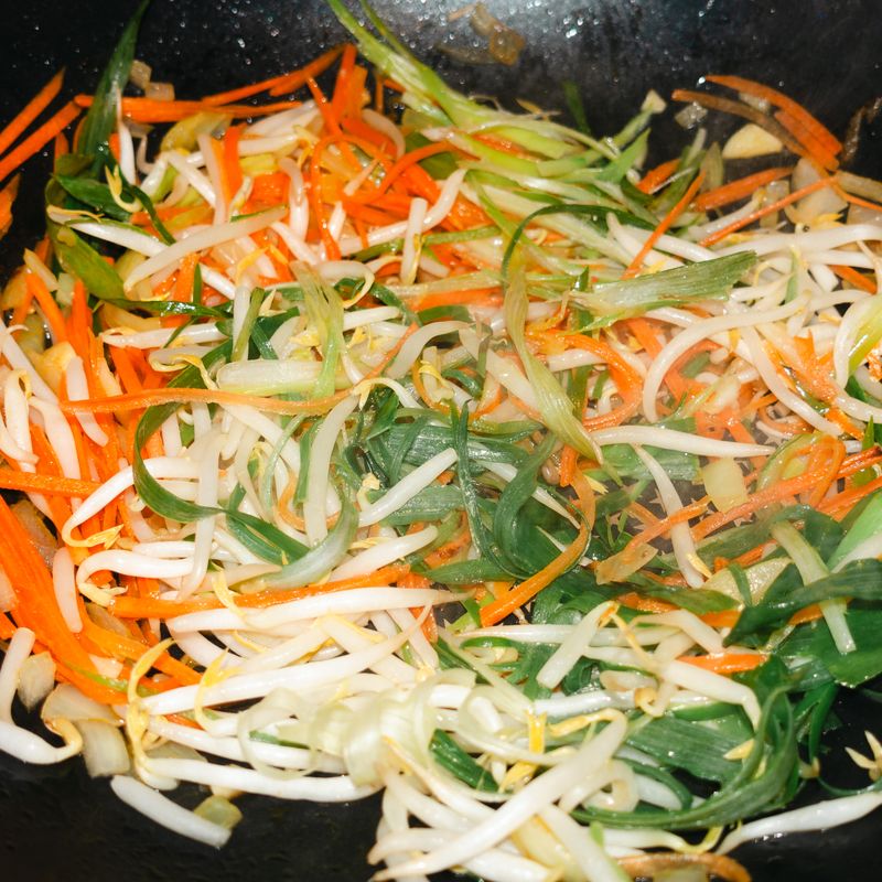 Bean Sprout and Mushroom Fried Rice