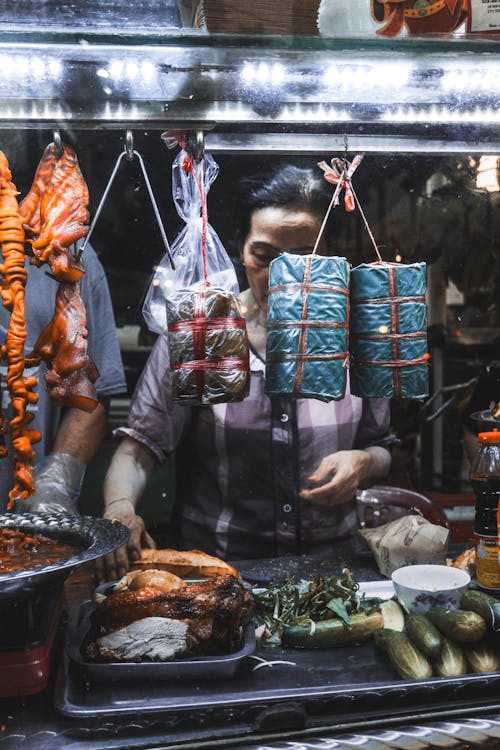 Foto profissional grátis de alforjes, bandeja, barra de comida