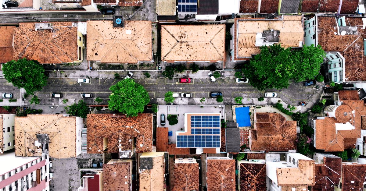 Panneaux solaires : avoir un voisin équipé donne envie de suivre