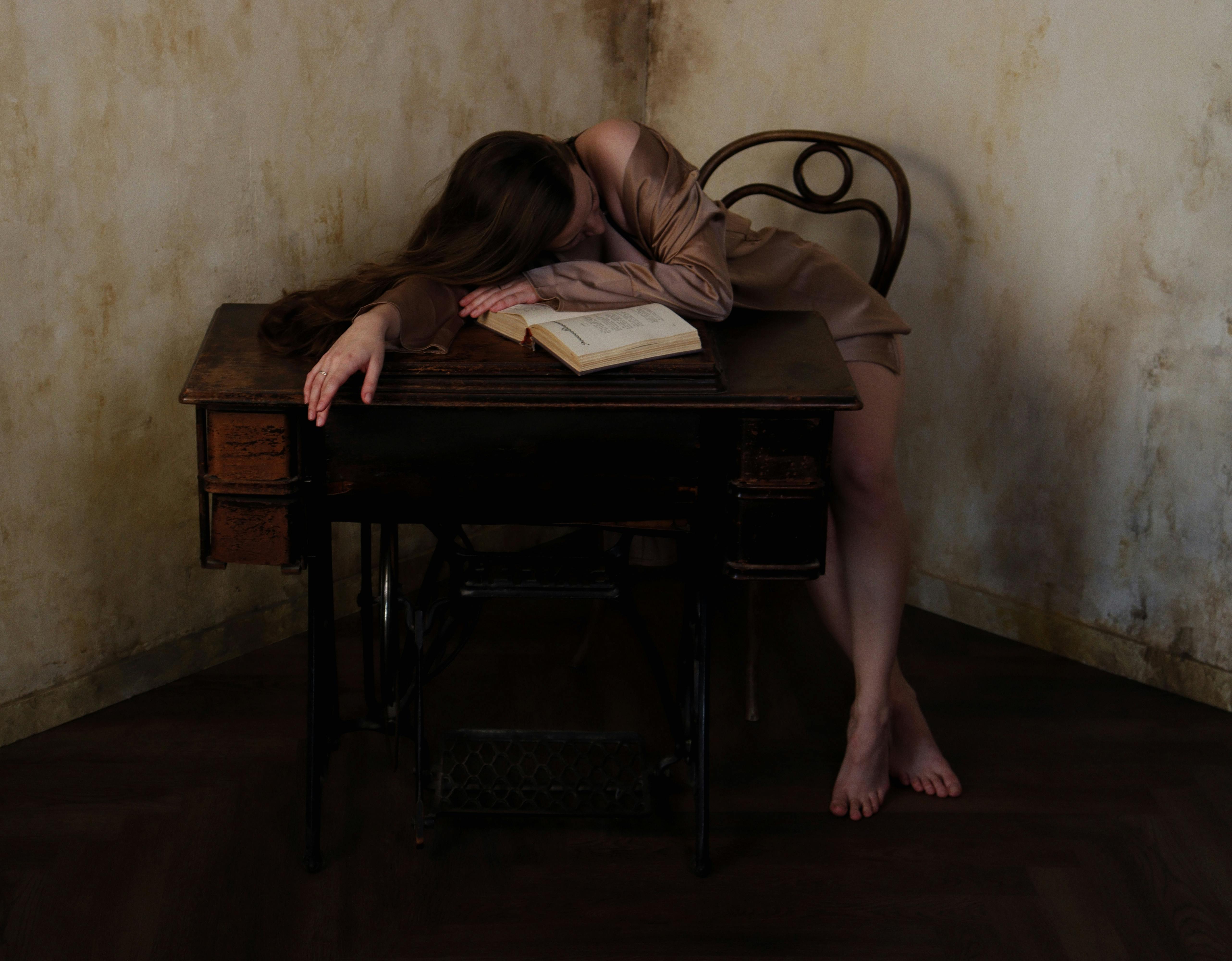 Why undisturbed sleep is important to brain injury recovery — Photo by Екатерина  Полякова on Pexels