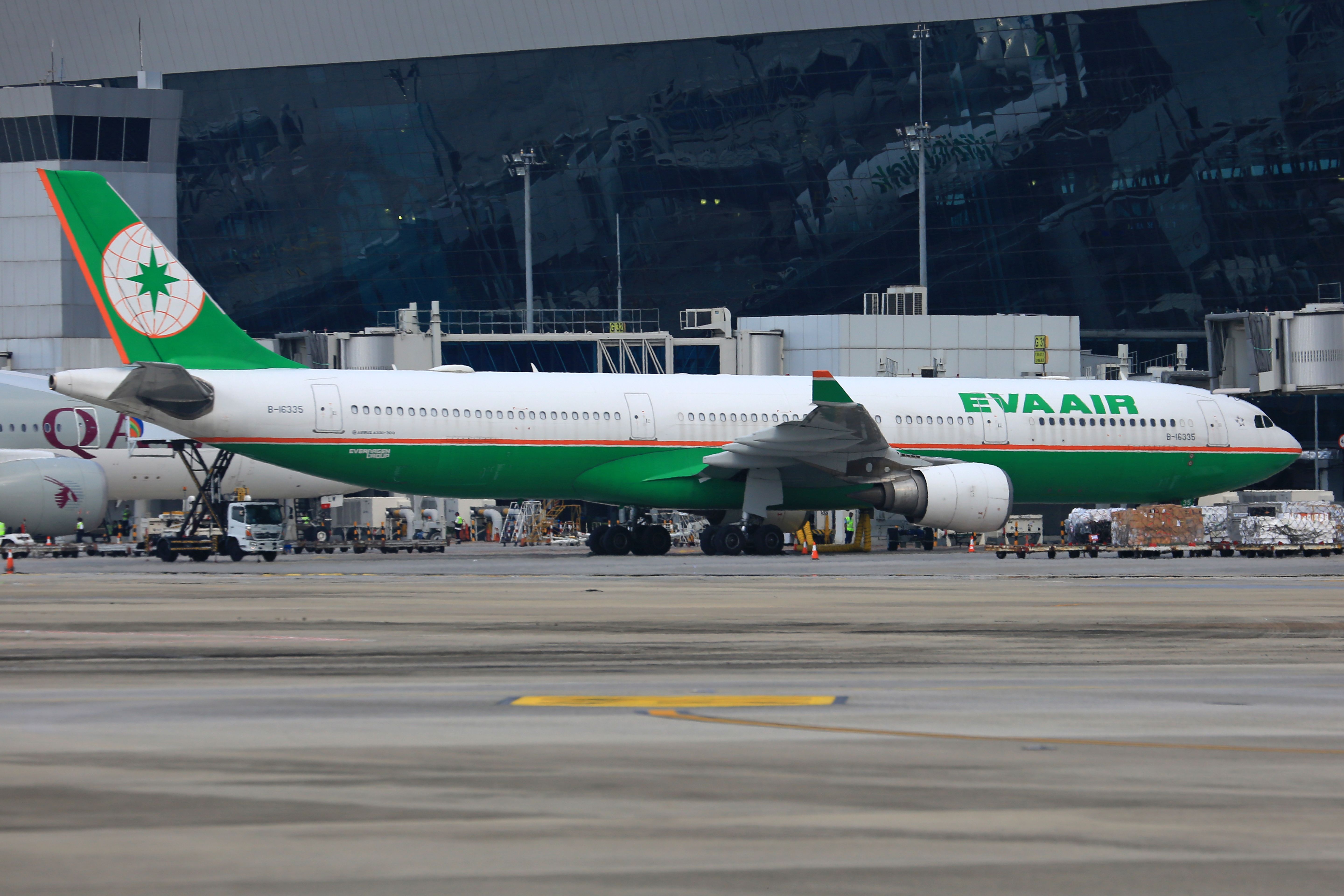 Eva Airlines Photos, Download The BEST Free Eva Airlines Stock Photos ...