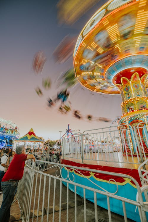 Blurred Motion of a Spinning Chain Swing Ride