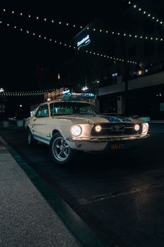 城市·夜色 跑车 iPad壁纸