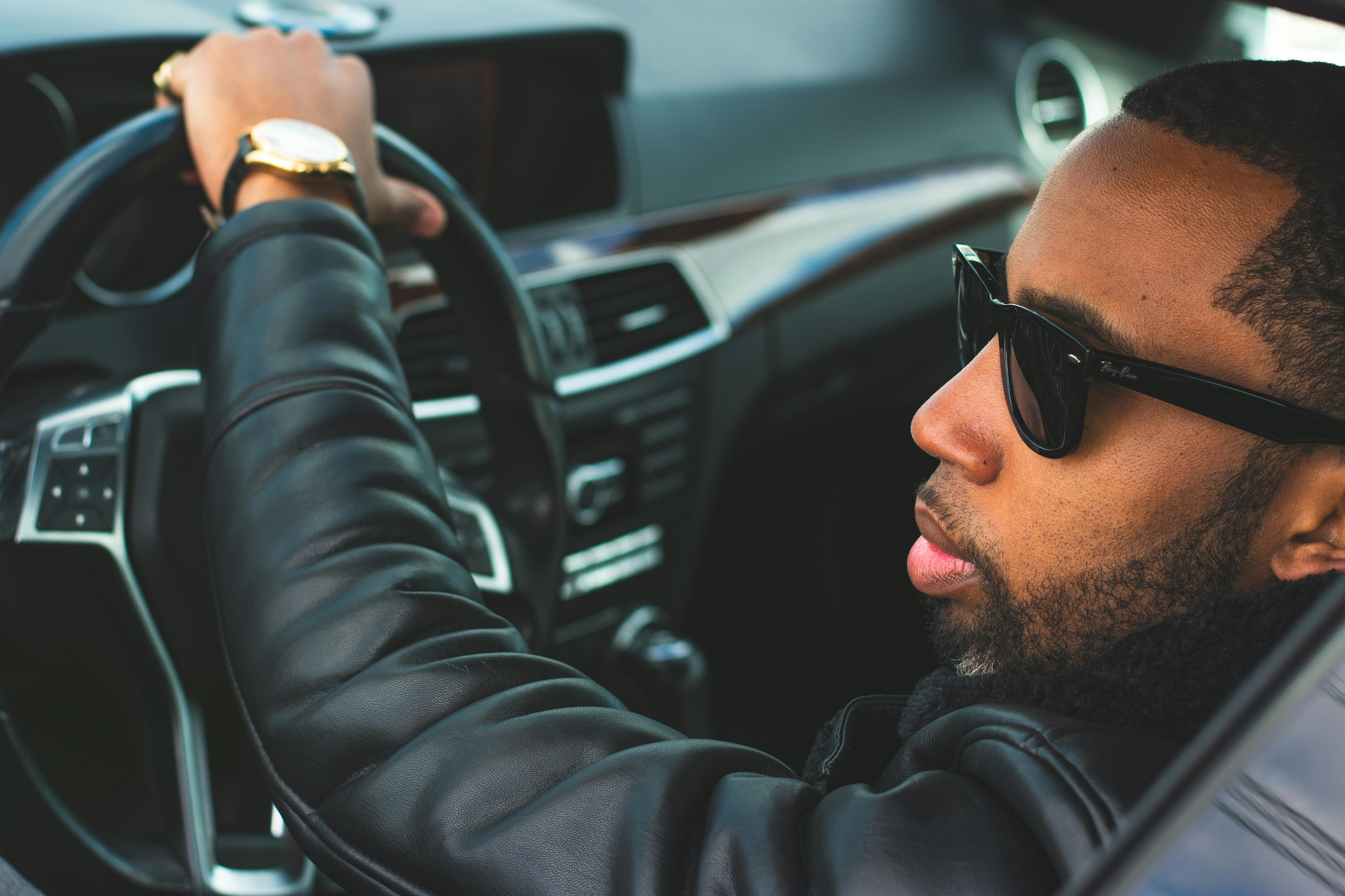 Foto stok gratis dalam ruangan, dasbor, dewasa, interior mobil