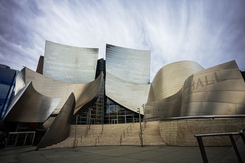 Free Explore the captivating design of the Walt Disney Concert Hall in Los Angeles, showcasing modern architectural brilliance. Stock Photo