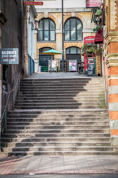Foto d'estoc gratuïta de arquitectura, carreró, escales