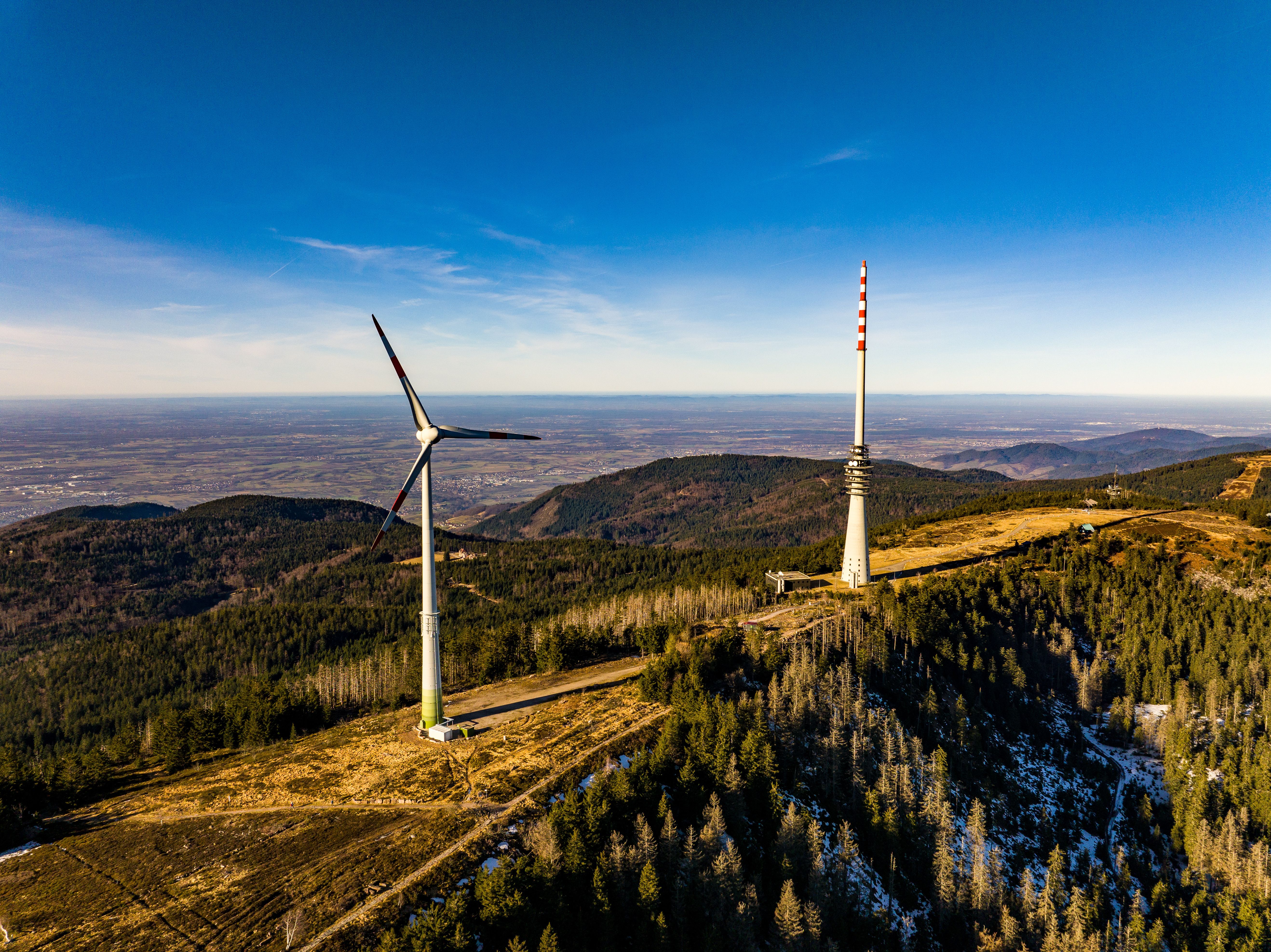 Renewable energy deployment: assessing benefits and challenges for ecosystem services — Photo by Albin Ejupi on Pexels
