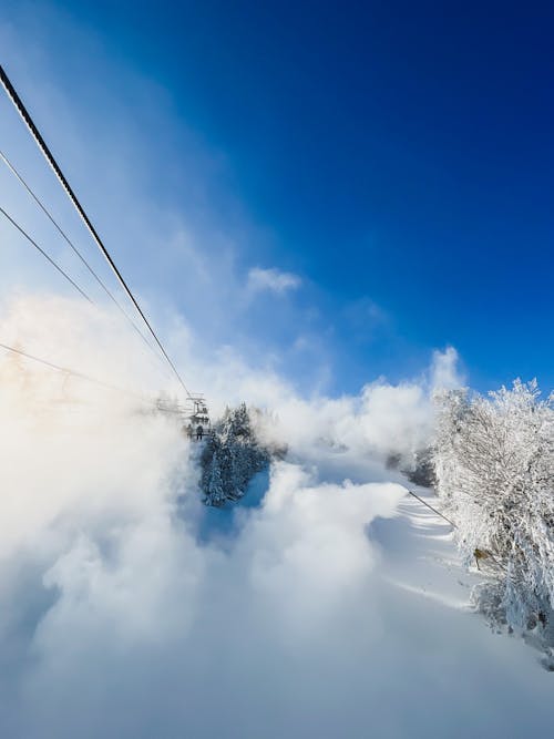 Gratis stockfoto met berg, blauwe lucht, skilift