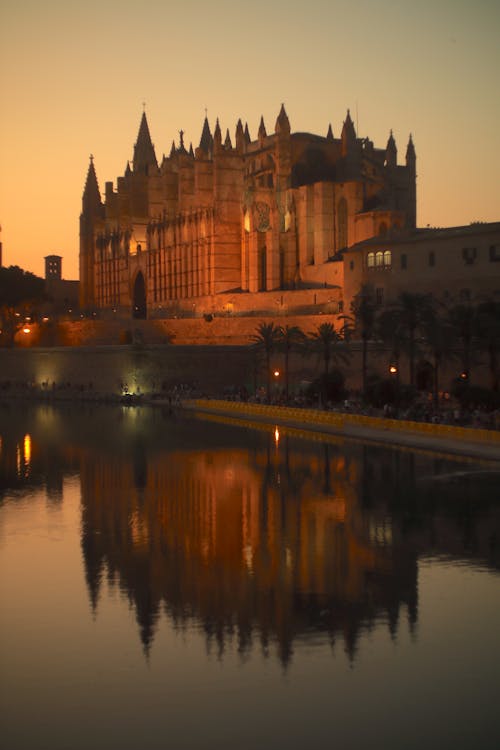 Free stock photo of cathedral, cathedral reflection, gaudi