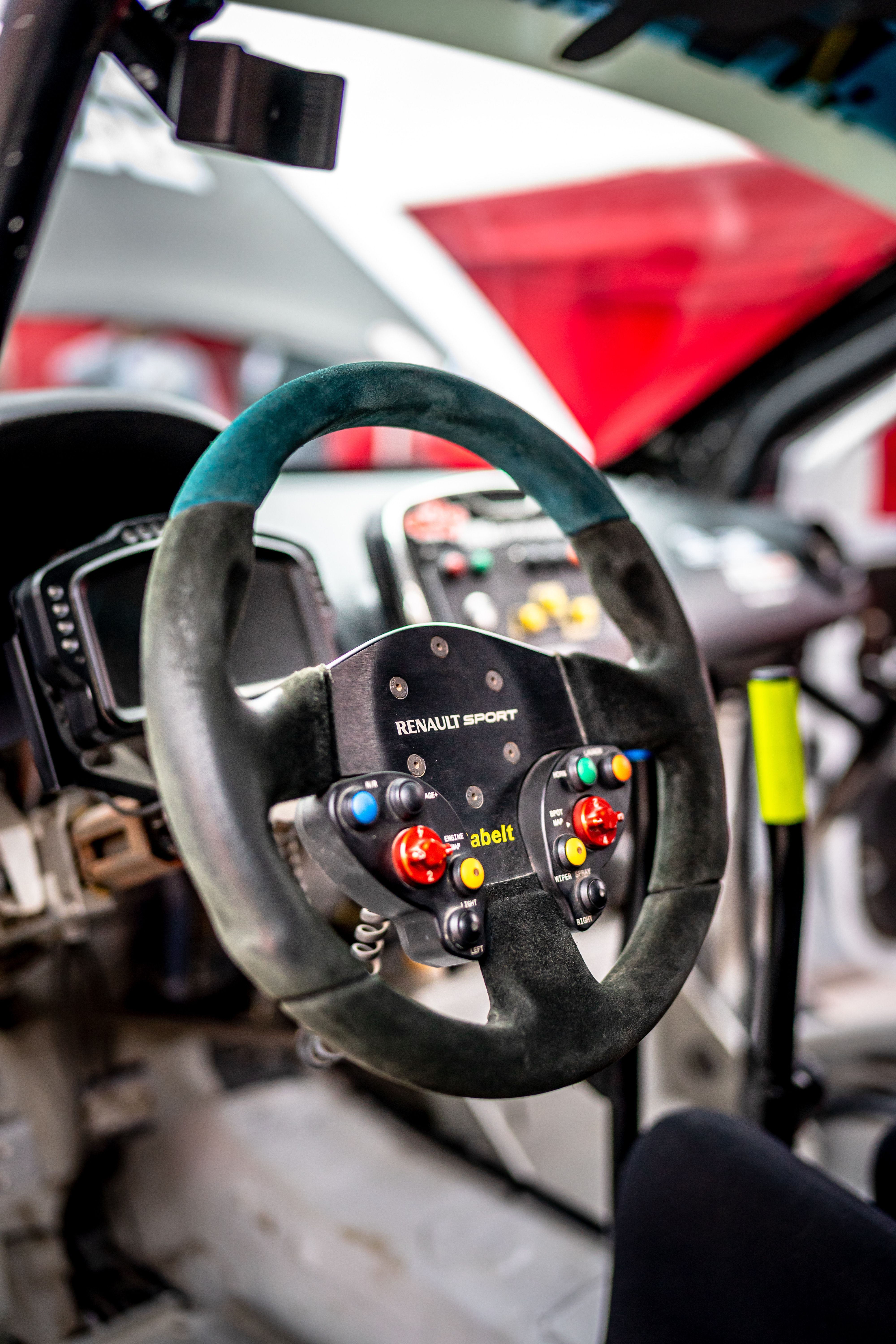 Moza R3 steering wheel with button cluster