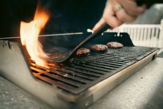 Plant-Based Burgers in 2026: Beyond vs. Impossible vs. The New Contender (Juicy Marbles)