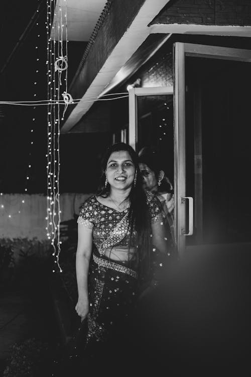 インド人女性, ウェディングドレス, サリーの無料の写真素材