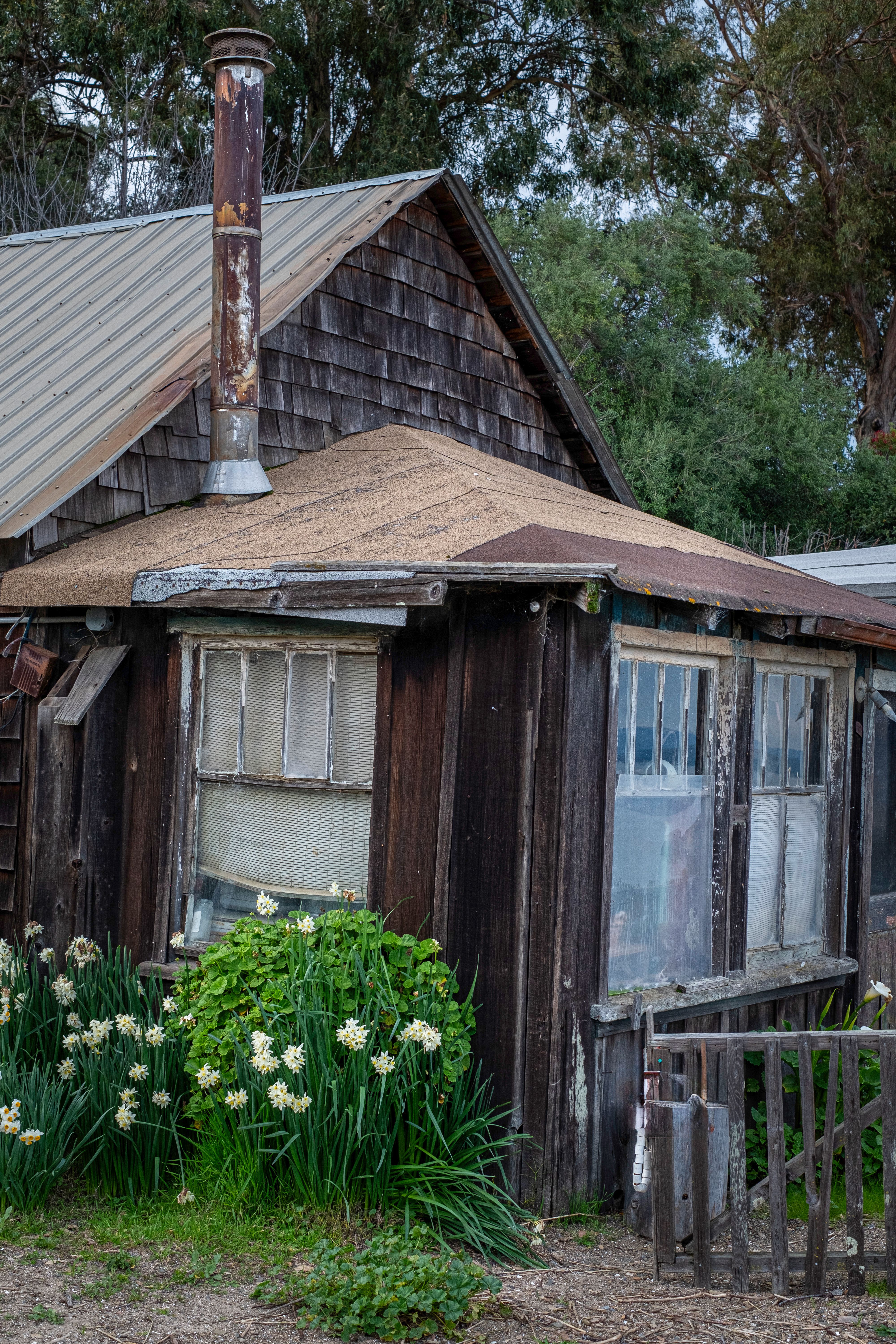 Old House with Rusty Chimney · Free Stock Photo