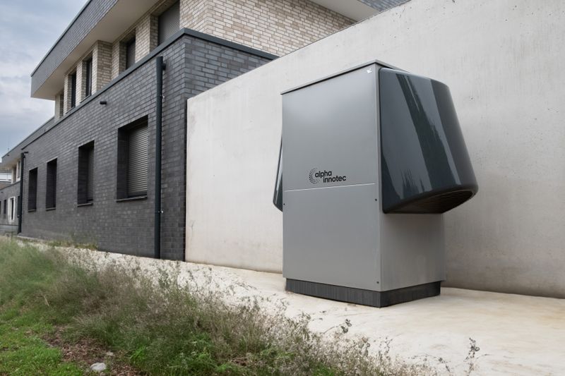 Heat Pump vs. Air Conditioner: Which Should You Choose?